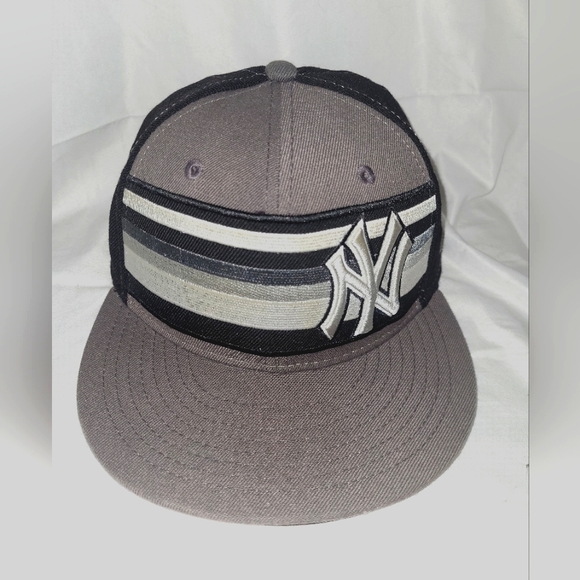 MLB NY YANKEES VINTAGE FITTED CAP - Picture 2 of 5